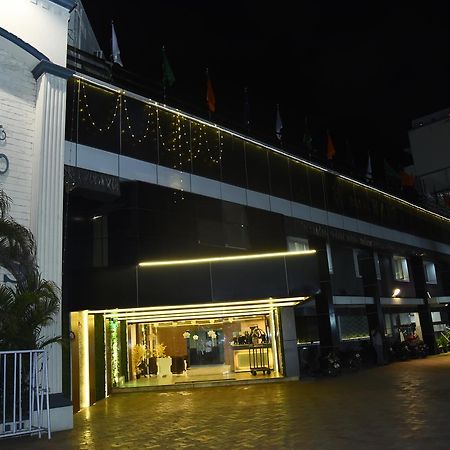Hotel Mars Chennai Zewnętrze zdjęcie