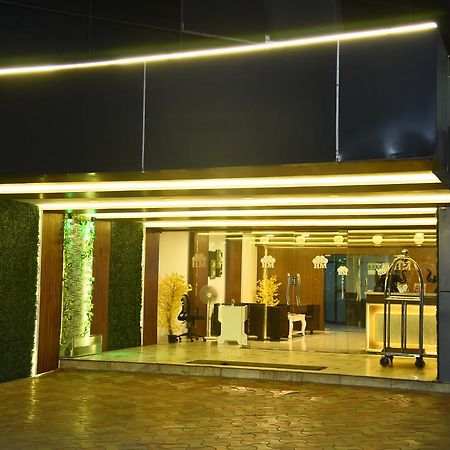 Hotel Mars Chennai Zewnętrze zdjęcie