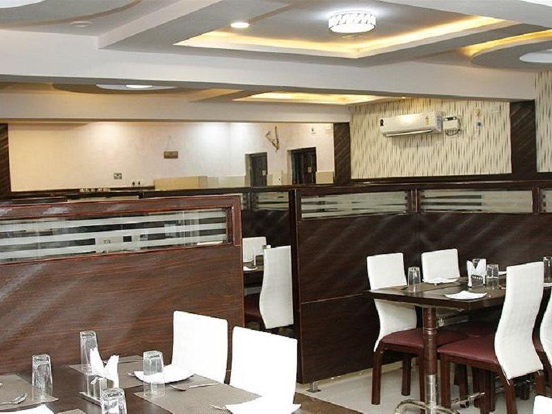 Hotel Mars Chennai Zewnętrze zdjęcie