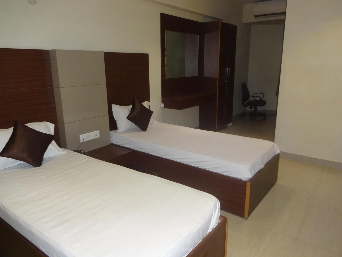 Hotel Mars Chennai Zewnętrze zdjęcie