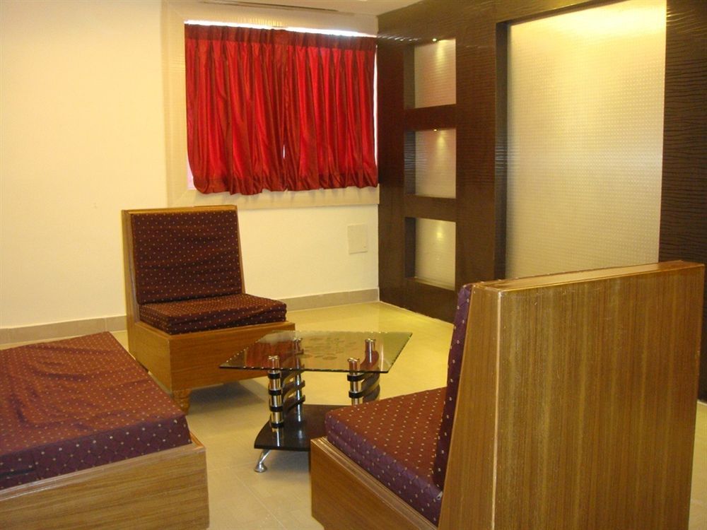 Hotel Mars Chennai Zewnętrze zdjęcie