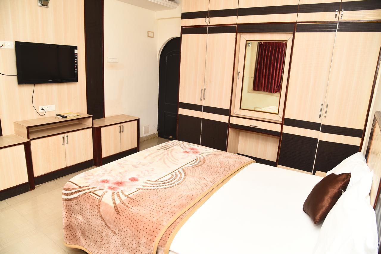 Hotel Mars Chennai Zewnętrze zdjęcie